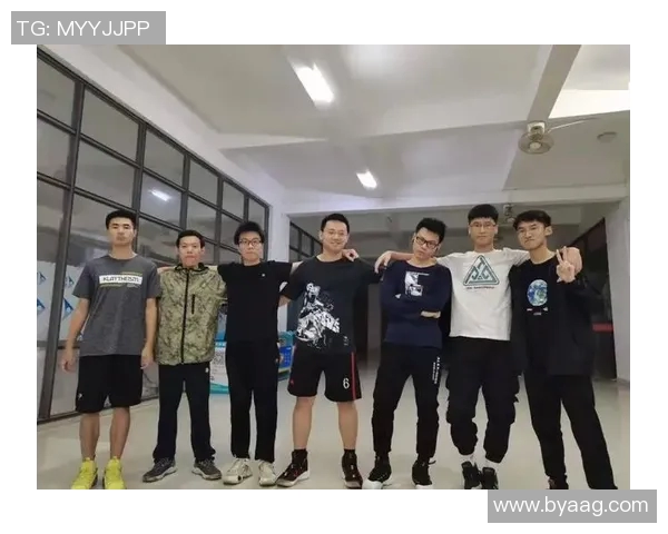 重庆篮球队的默契配合揭秘:从战术到团队精神的深度剖析 重庆篮球队的默契配合揭秘:从战术到团队精神的深度剖析