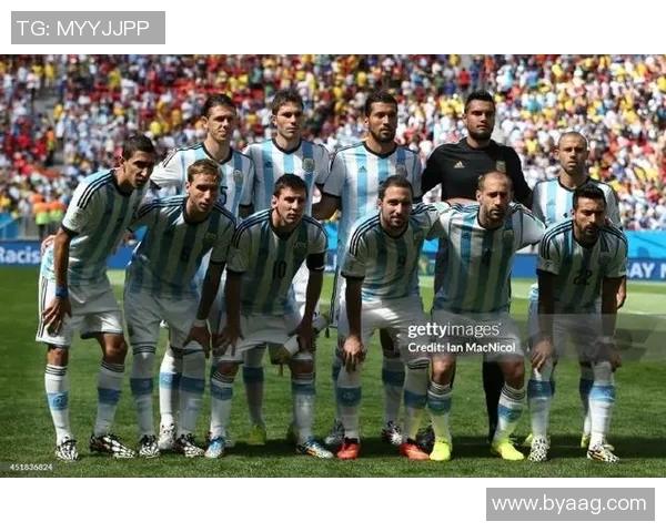 足球明星莱塔拉的传奇之路与辉煌成就揭秘